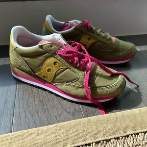 Women's Saucony sneakers, size 8.5